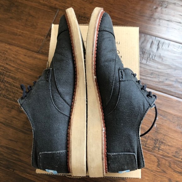 Toms mens gray Brogue shoes size 8.5 with box - Picture 8 of 8